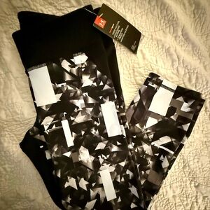 Under Armour HeatGear Cropped Leggings Geometric Print Black White Women’s MED